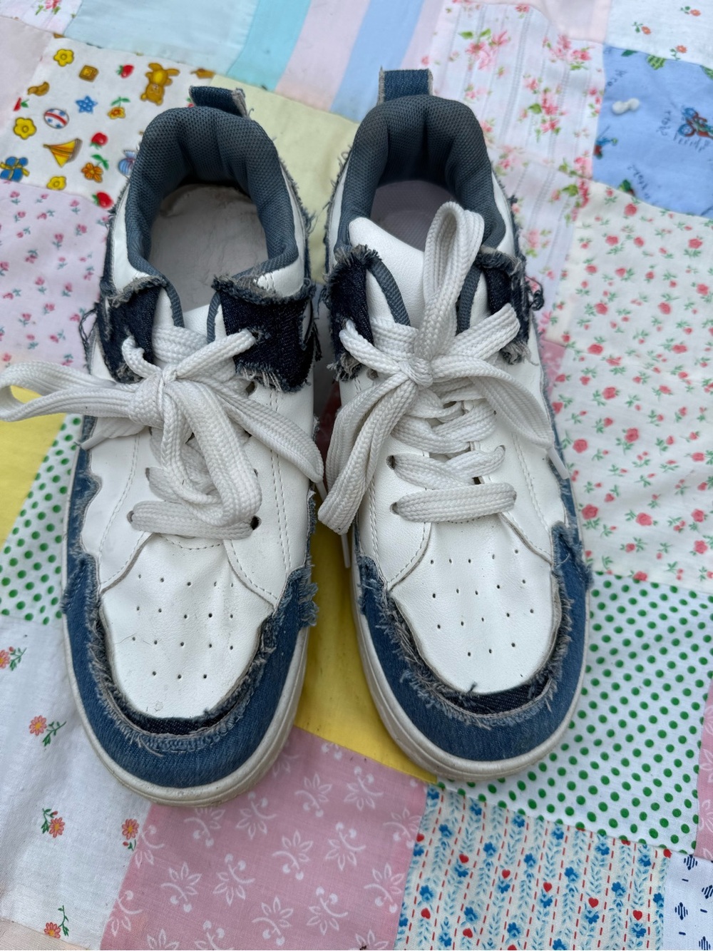 Chahaini white & blue denim sneakers